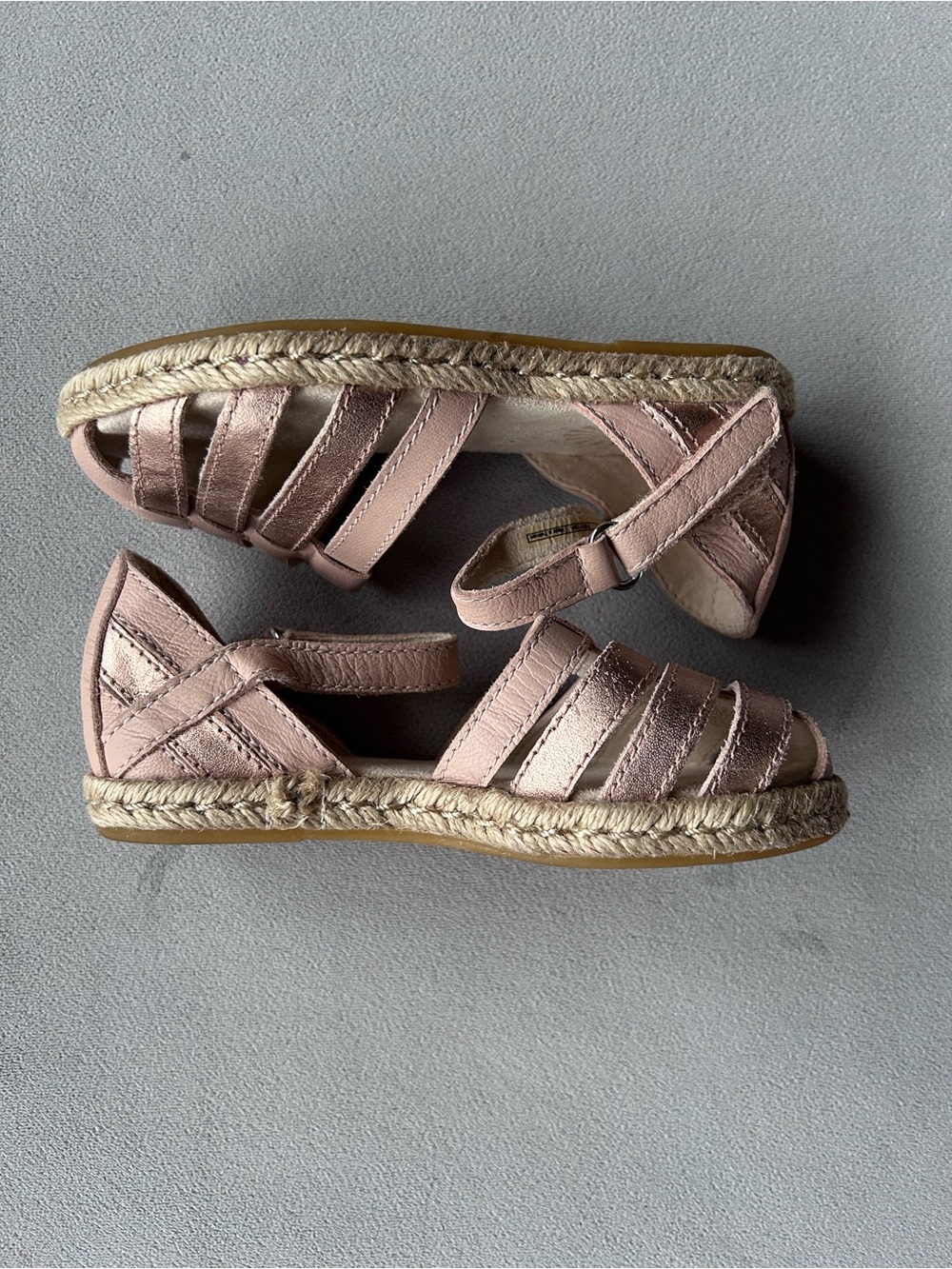 UGG ~ Matilde Sparkles ~ Cameo Rose ~ Toddler Size 8 ~ Sandal